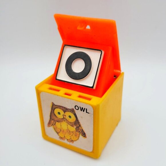 1972 Mattel Alphabet Pop Up Block Toy Plastic Vintage Letter Learn School Owl - Picture 1 of 6